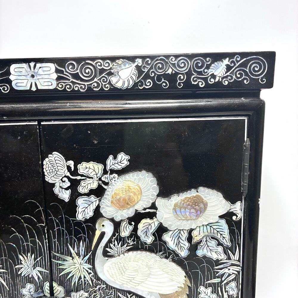 Vintage Chinese Mother of Pearl Inlay Jewelry Cabinet Lacquer Crane Box - Picture 4 of 16